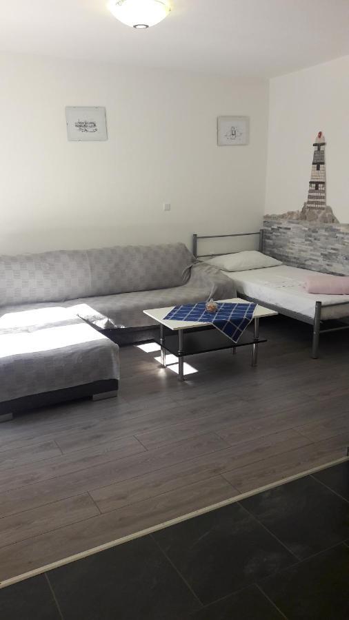 Apartmani Maric Selce Eksteriør billede